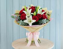 Букет цветов из:  Лилии и Розы в Хиславичи