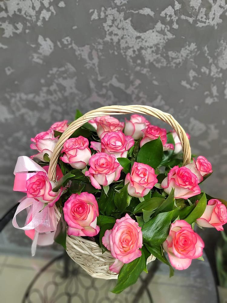 Цветочная композиция из Розы в корзине в Хиславичи