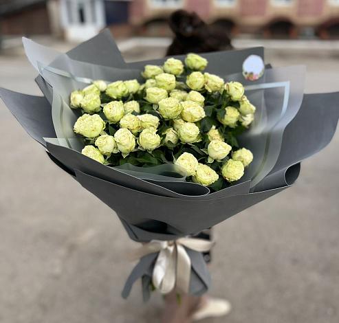 Букет Белые кустовые розы Солинеро в Хиславичи