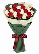 Букет Микс из красных и белых роз в Хиславичи