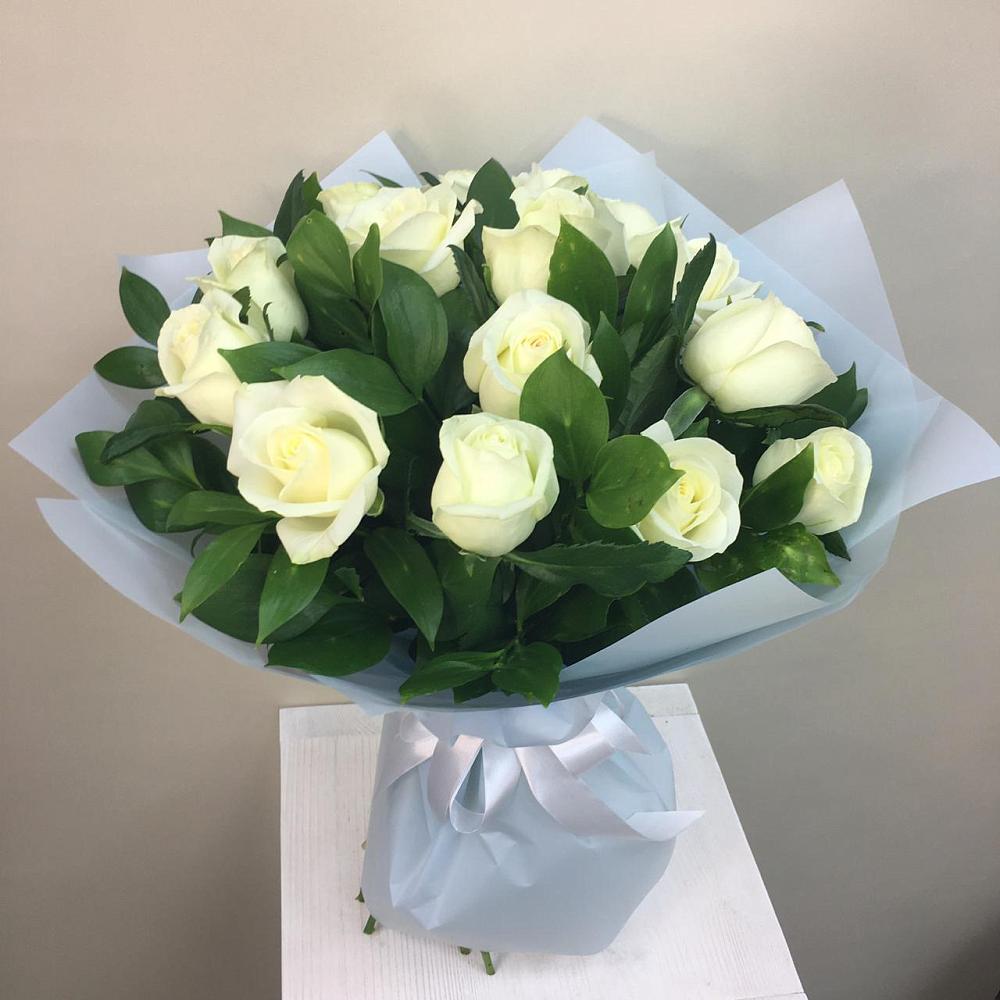 Букет 15 Белых роз Проуд в Хиславичи