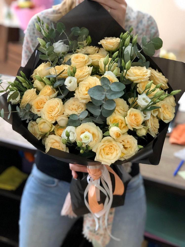 Букет цветов из: Розы и Лизиантусы в Хиславичи