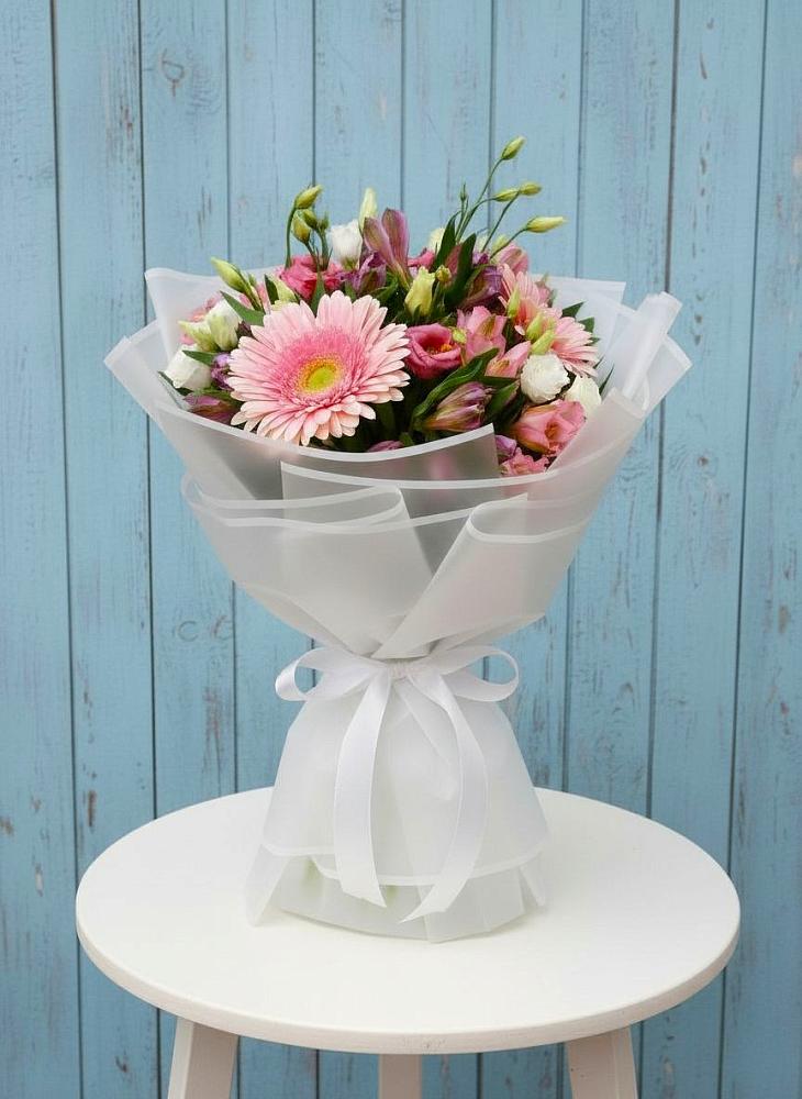 Букет цветов из: Герберы, Альстромерии и Лизиантусы в Хиславичи