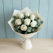 Букет Белые розы в Эвкалипте в Хиславичи
