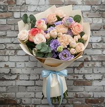 Букет цветов из:  Розы, Лизиантусы и Гвоздики в Хиславичи
