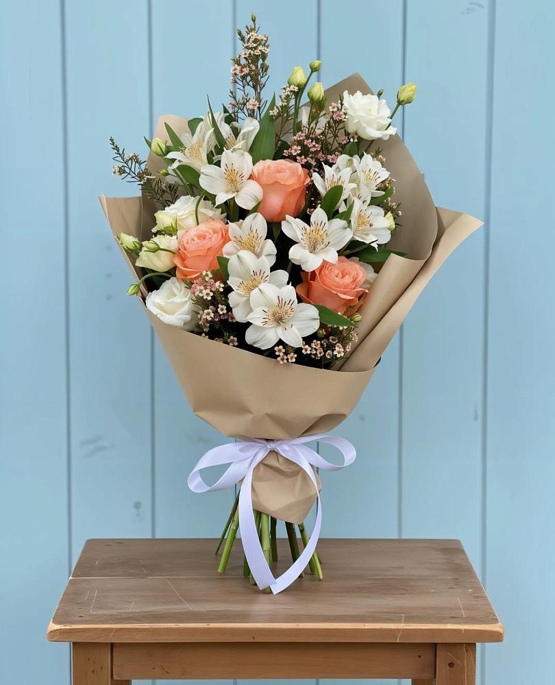 Букет цветов из: Альстромерии, Лизиантусы, Розы и Хризантемы в Хиславичи