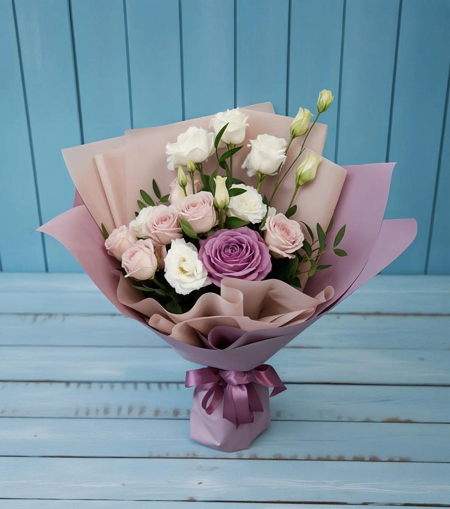 Букет цветов из: Розы и Лизиантусы в Хиславичи